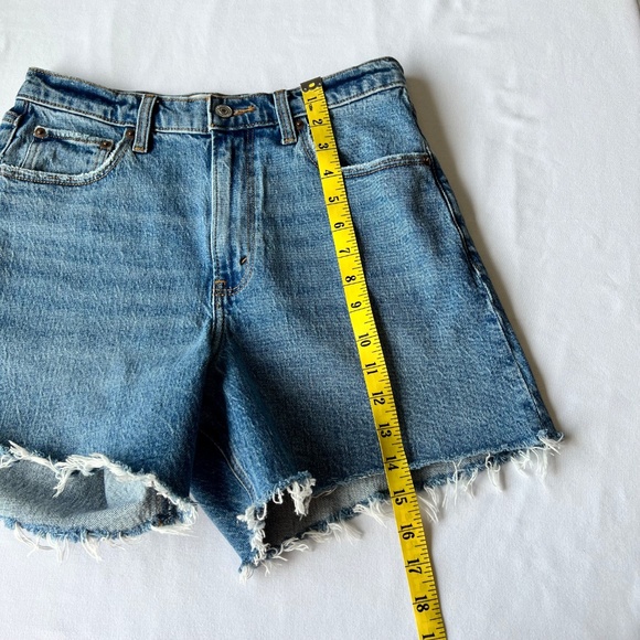 Abercrombie and Fitch The Dad Short Cut-Off High Rise - Picture 8 of 13
